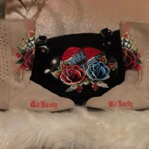 purse with matching shoes